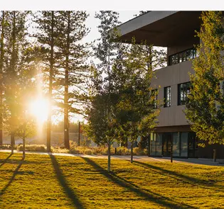 Sun shining at OSU-Cascades
