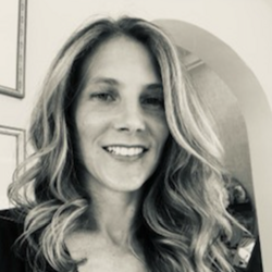 Liza Huet headshot