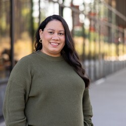 Damaris Bates headshot