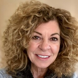 Headshot of Aimee Sacamano