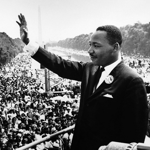 Martin Luther King Jr. addresses crowd from the steps of the Lincoln Memorial on Aug. 8, 1963.